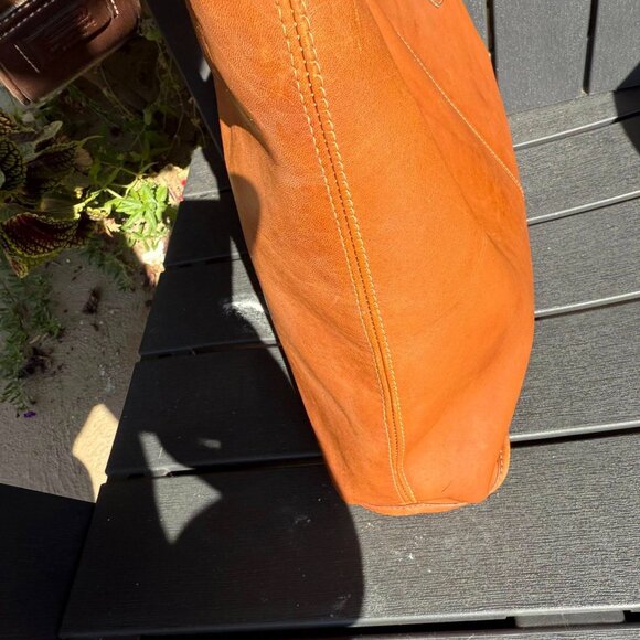 Vintage Coach Large Tote in British Tan - Picture 8 of 14